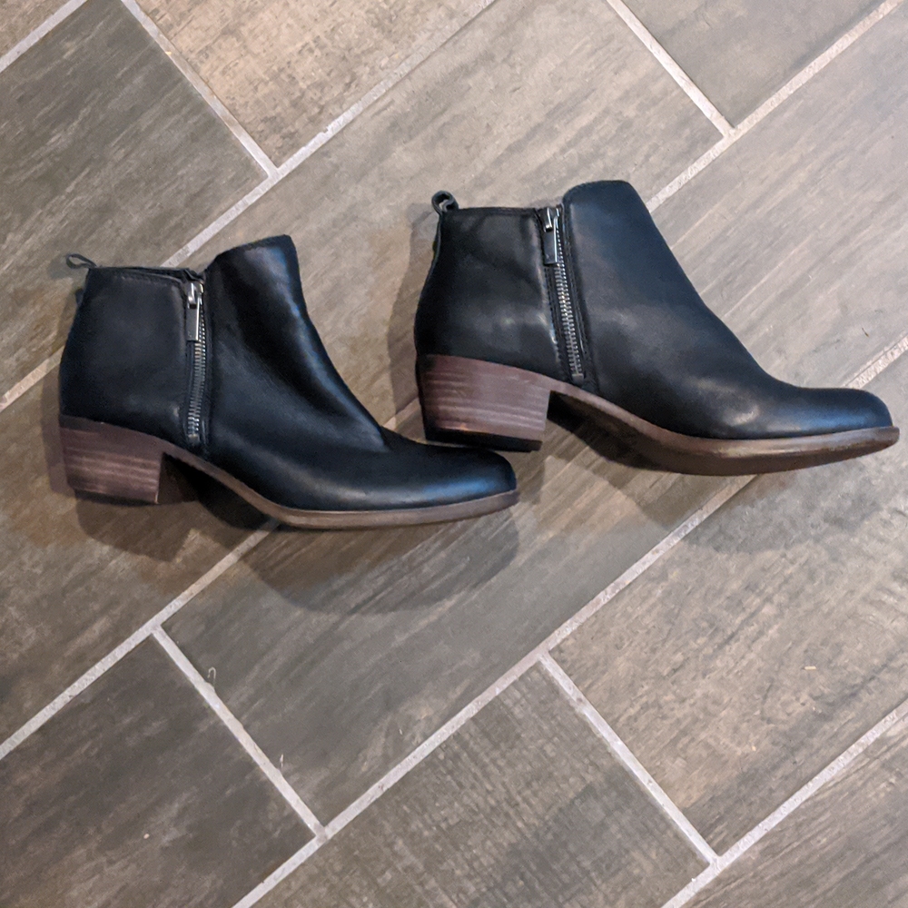 Lucky Brand Basal Zip Booties, 9, Black